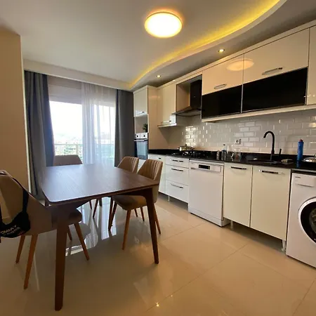 Four-bedroom By The Sea Apartmán Alanya