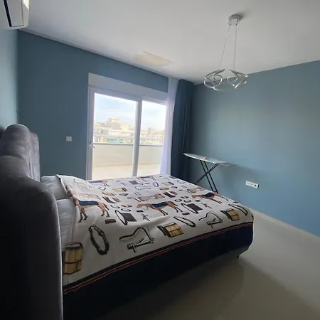 Four-bedroom By The Sea *