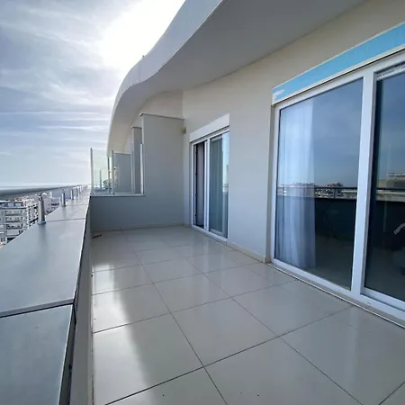 아파트 Four-bedroom By The Sea 알란야