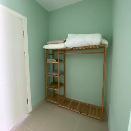 Four-bedroom By The Sea אלאניה