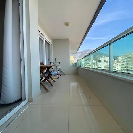 Four-bedroom By The Sea * אלאניה